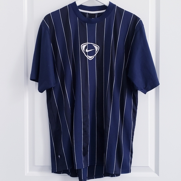 Men's NIKE Dri-Fit Tshirt - Size L - Picture 2 of 3